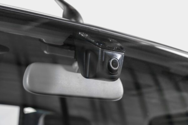 Camera hành trình có sẵn trên bản cao cấp