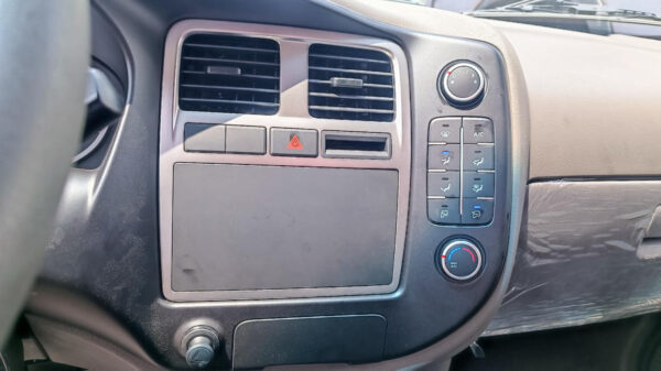 Hệ thống giải trí & làm mát tiện lợi