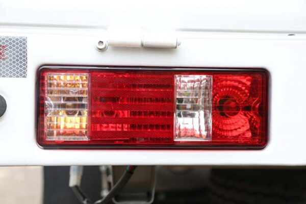 CỤM ĐÈN HẬU SRM K990