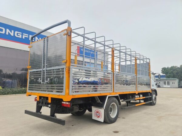 Dongfeng Captain-C thùng mui bạt tiêu chuẩn 8.97 tấn - thùng dài 7.1 mét